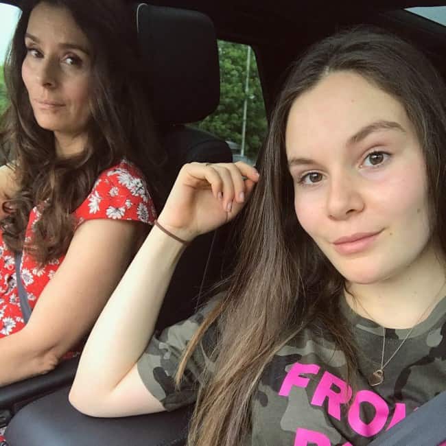 Tana Ramsay (venstre) og Holly Ramsay i en selfie i maj 2017