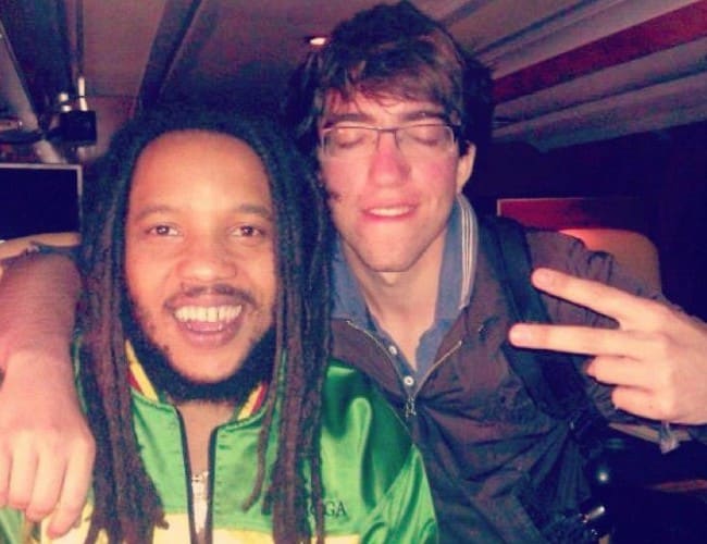 Stephen Marley (venstre) og Guillaume Simonin som set i december 2013