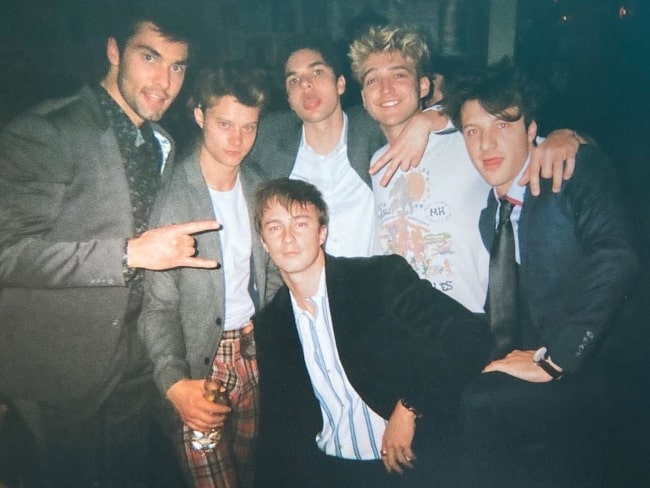 Drew Starkey slappede af med sine venner i Vegas i januar 2020