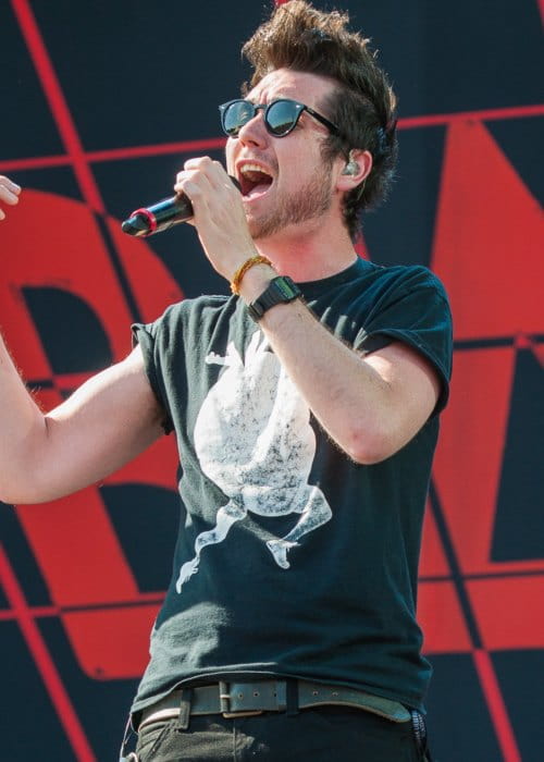 Dan Smith under en forestilling på Rock im Park Festival i juni 2015
