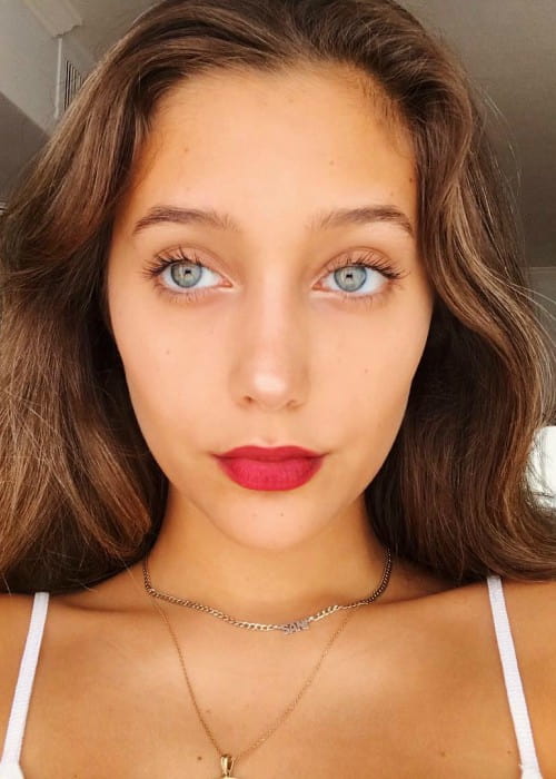 Hailey Sani na Instagramovej selfie, ako ju bolo možné vidieť v septembri 2018