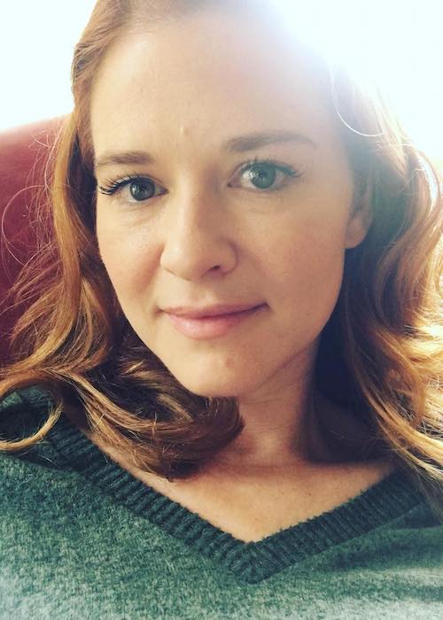 Ranná selfie Sarah Drew v máji 2018