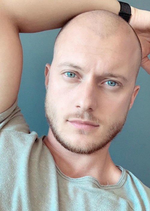 Ο Johannes Bartl σε μια selfie στο Instagram όπως φαίνεται τον Αύγουστο του 2019