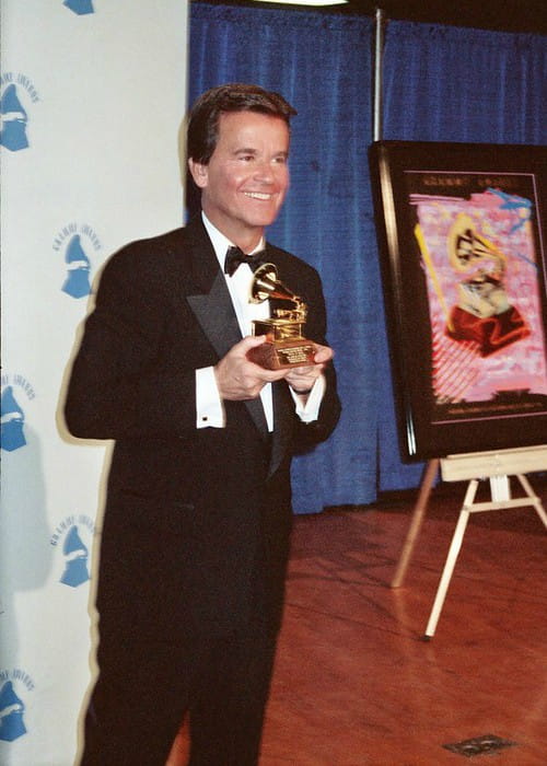 Ο Ντικ Κλαρκ στα βραβεία Grammy το 1990