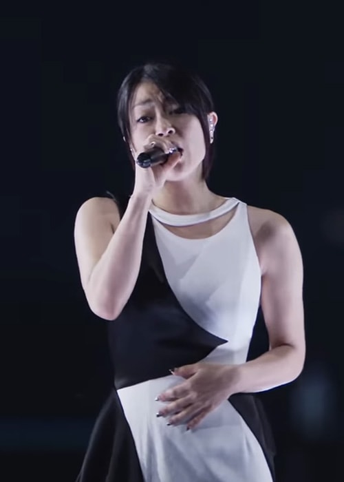 Utada Hikaru esiintyy YouTube-profiilissaan tammikuussa 2019