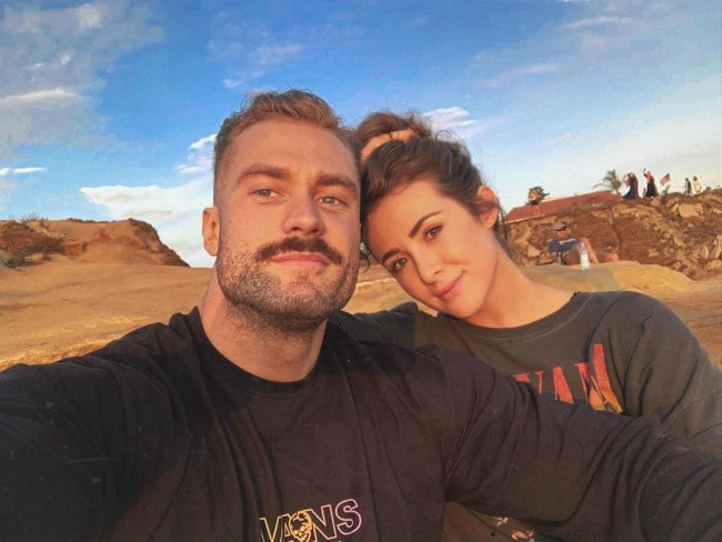 Ο Chris Bumstead και η Courtney King σε μια selfie τον Σεπτέμβριο του 2019