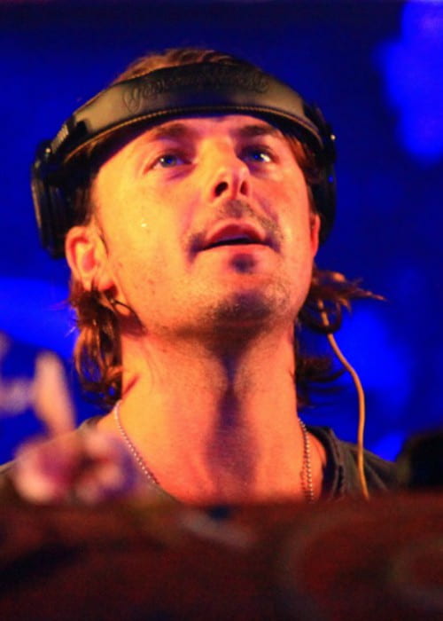 Ο Axwell παίζει ζωντανά στο Tomorrow World Festival το 2013