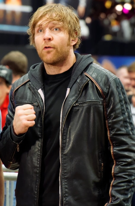 Ο Dean Ambrose όπως φαίνεται στο WrestleMania 32 Axxess τον Μάρτιο του 2016