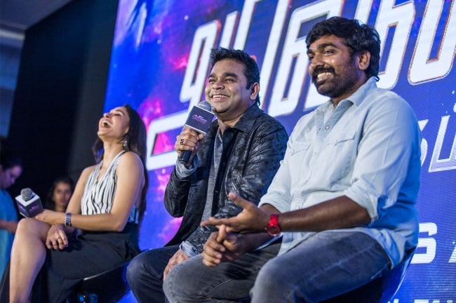 Andrea Jeremiah, AR Rahman, Vijay Sethupathi på lanseringen av 'Marvel Anthem' 2019