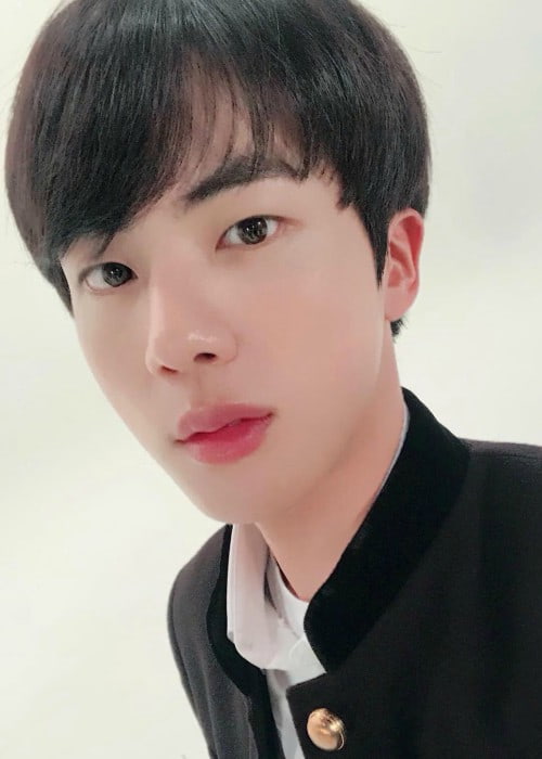 Jin vo selfie na Instagrame, ktoré bolo vidieť vo februári 2018