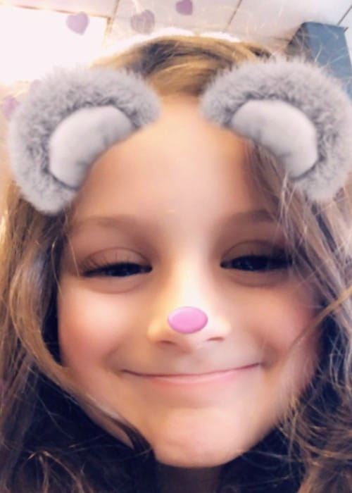 Hayley LeBlanc i en Instagram -selfie i februar 2018