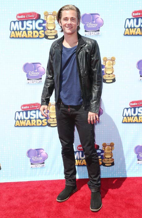 Luke Benward στα Radio Disney Music Awards τον Απρίλιο του 2014