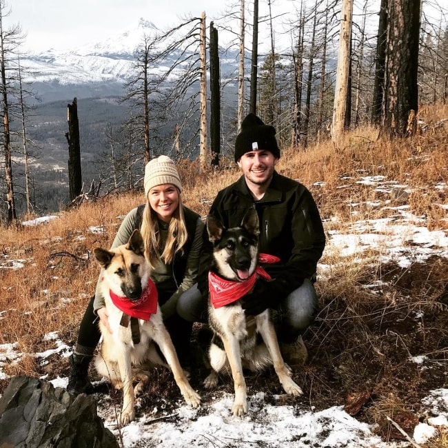 Patty Mayo, jak je vidět na obrázku pořízeném Kaylou Pillar a jejími 2 psy v listopadu 2018