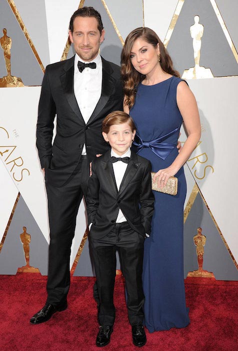 Jacob Tremblay på den årlige Oscar -utdelingen 2016 med far Jason Tremblay og mor Christina Candia Tremblay