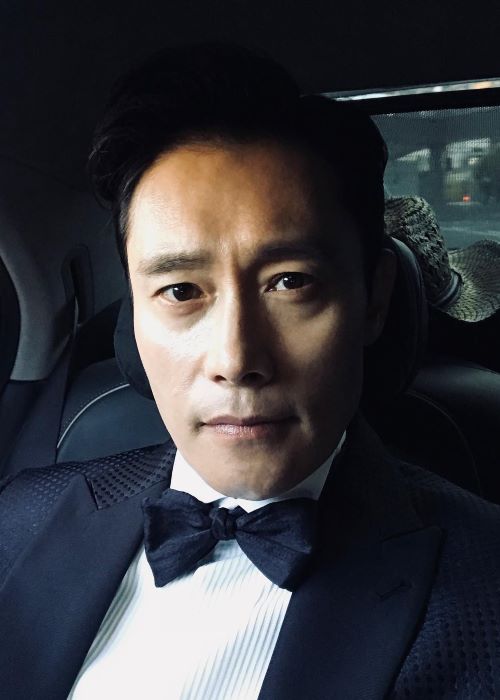 Lee Byung-Hun na Instagramovej selfie v októbri 2018