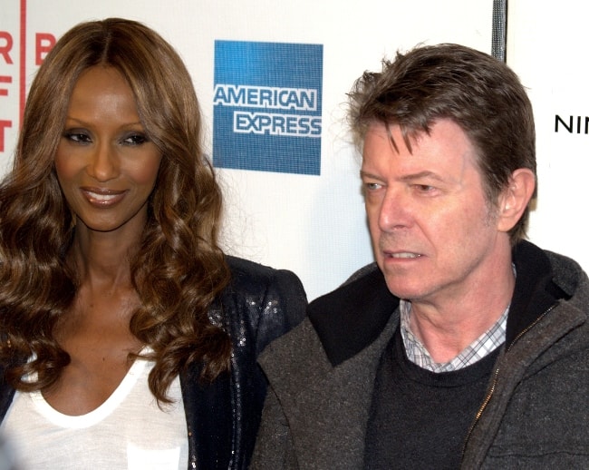 Ο David Bowie με την Iman στην πρεμιέρα της ταινίας Moon το 2009 στο Tribeca Film Festival