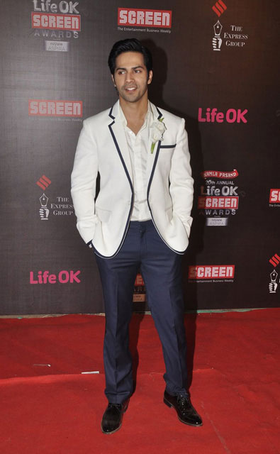 Ο Varun Dhawan κατά τη διάρκεια των Screen Awards 2014