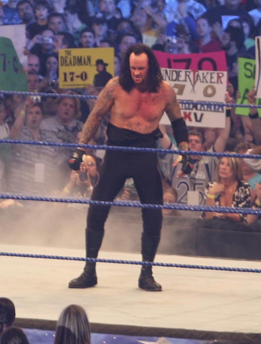 Ο Undertaker κατά τη διάρκεια ενός αγώνα πάλης