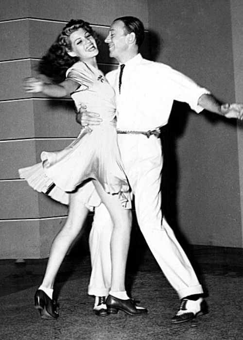 Fred Astaire og Rita Hayworth set som dansende i filmen You Were Never Lovelier fra 1942