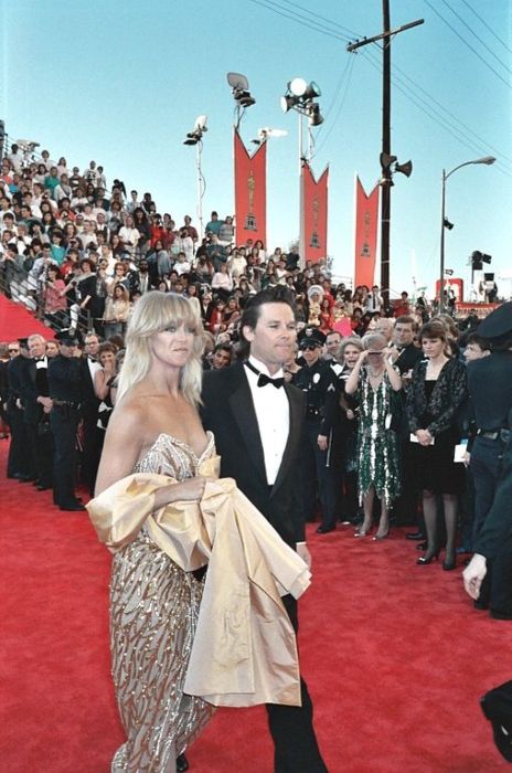 Kurt Russell og Goldie Hawn sett ankommer Academy Awards i 1989