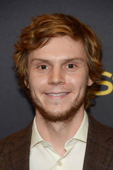Evan Peters na dogodku Hollywood Foreign Press Association in InStyle novembra 2016