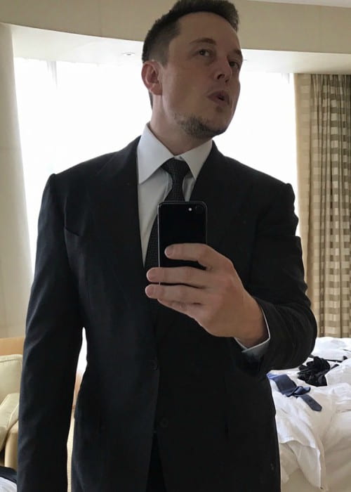 Elon Musk na instagramovém selfie z dubna 2017