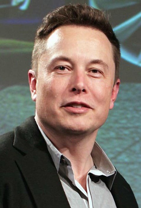 Elon Musk na výročnom stretnutí Tesla Motors v roku 2015