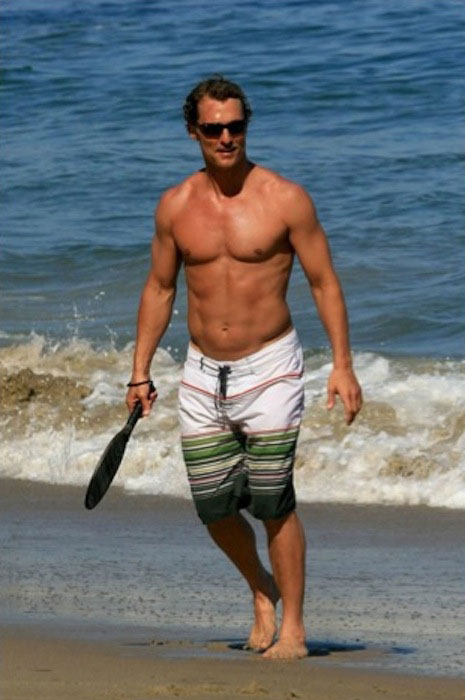 Matthew McConaughey uden skjorter