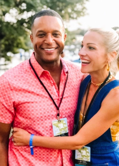 Lindsay Czarniak so svojim manželom Craigom Melvinom, ako bolo vidieť v októbri 2019
