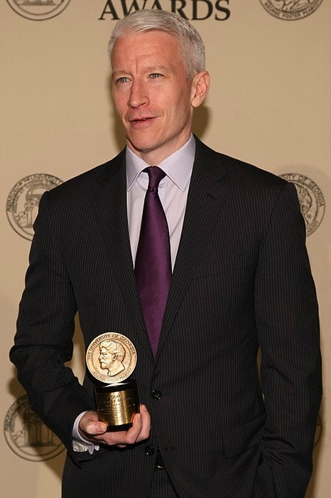 Anderson Cooper ved den 71. årlige Peabody Awards Luncheon i maj 2012