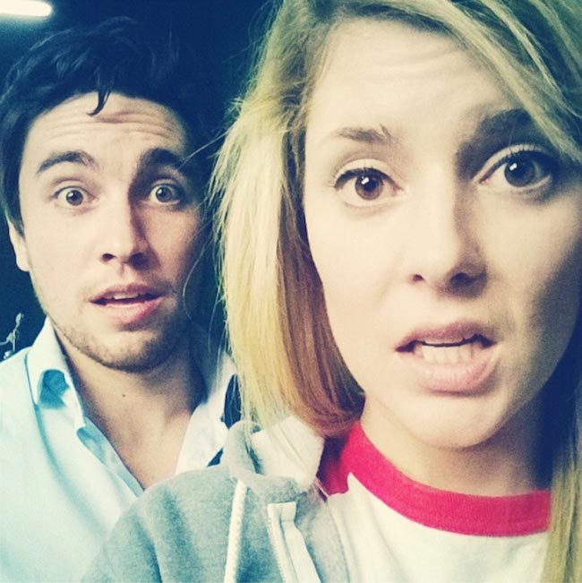 Grace Helbig και Chester See