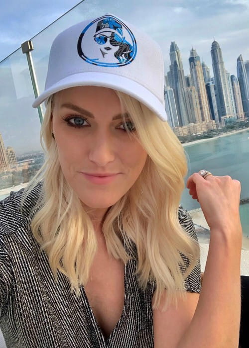 Supercar Blondie i en selfie i april 2019