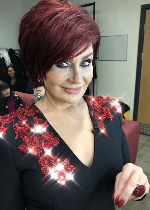 Sharon Osbourne zachycuje svou oslnivou krásu na Instagram selfie v listopadu 2017