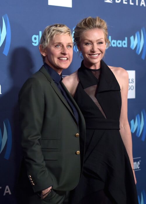 Ellen DeGeneres s manželkou Portiou de Rossi sa 21. marca 2015 v Beverly Hills v Kalifornii zúčastňujú 26. ročníka GLAAD Media Awards v hoteli Beverly Hilton.