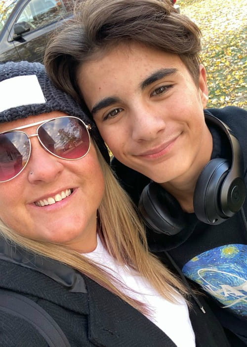 Jayden Haueter i en selfie med sin mor sett i oktober 2019