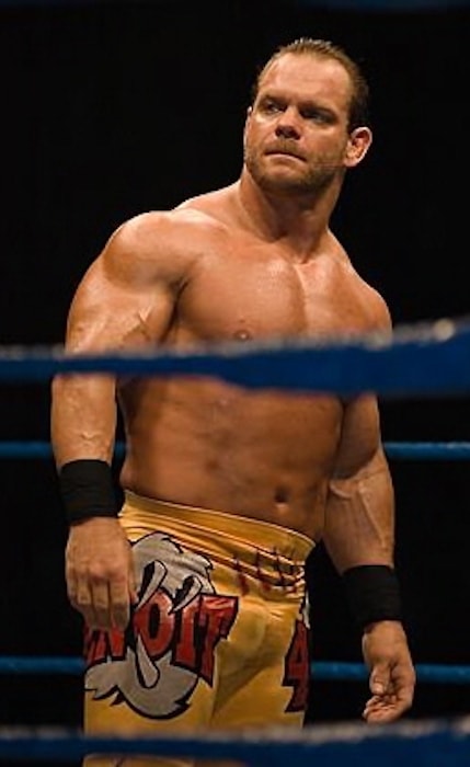 Chris Benoit på et live -arrangement inne i ringen i Thailand i 2007